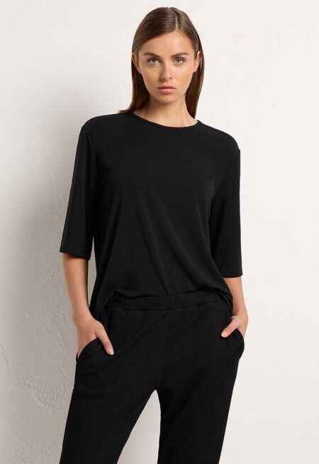 Mela-Purdie-Stretch-Plaza-F007-8270