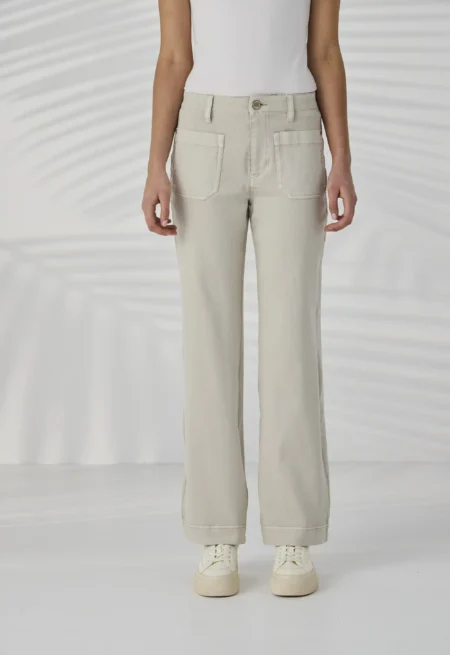 Lania-Chrome Jean_Almond